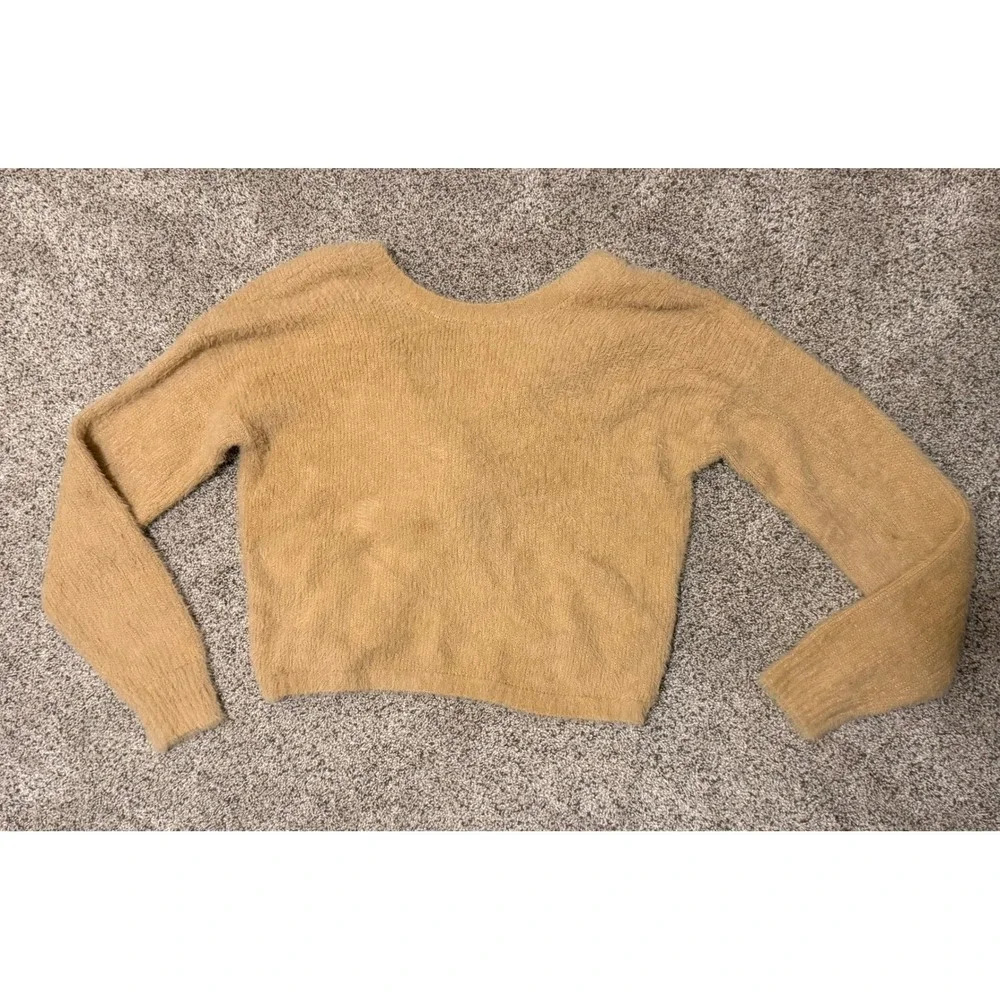 Women Fuzzy Twist Front V-Neck Cropped Sweater Camel‎ Tan Long Sleeve Knit Top